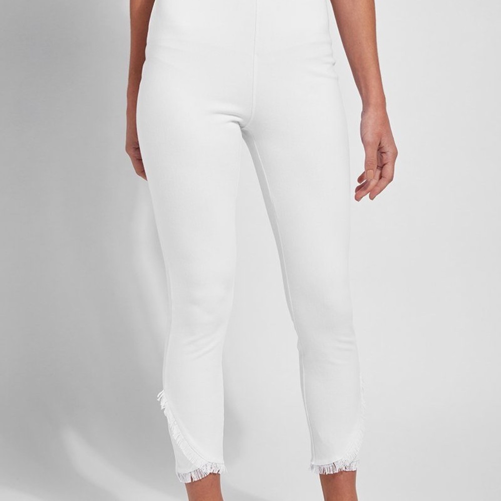 NWT Lysse White Fringe Tulip Hem Denim